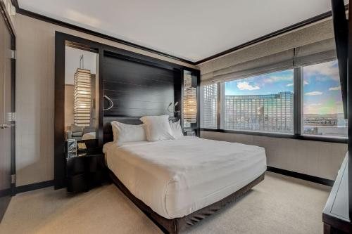 Vdara Hotel Spa Las Vegas Nevada — Guest room