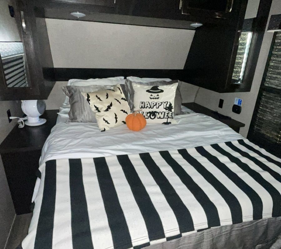 Verde River RV Resort — Guest room