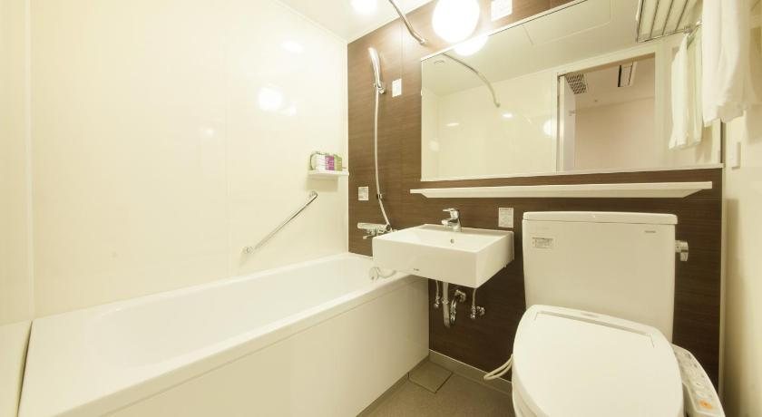 Vessel Hotel Campana Kyoto Gojo — Bathroom