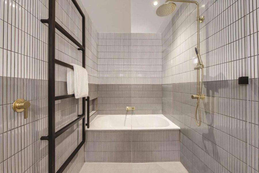 Vibe Hotel Sydney Darling Harbour — Bathroom