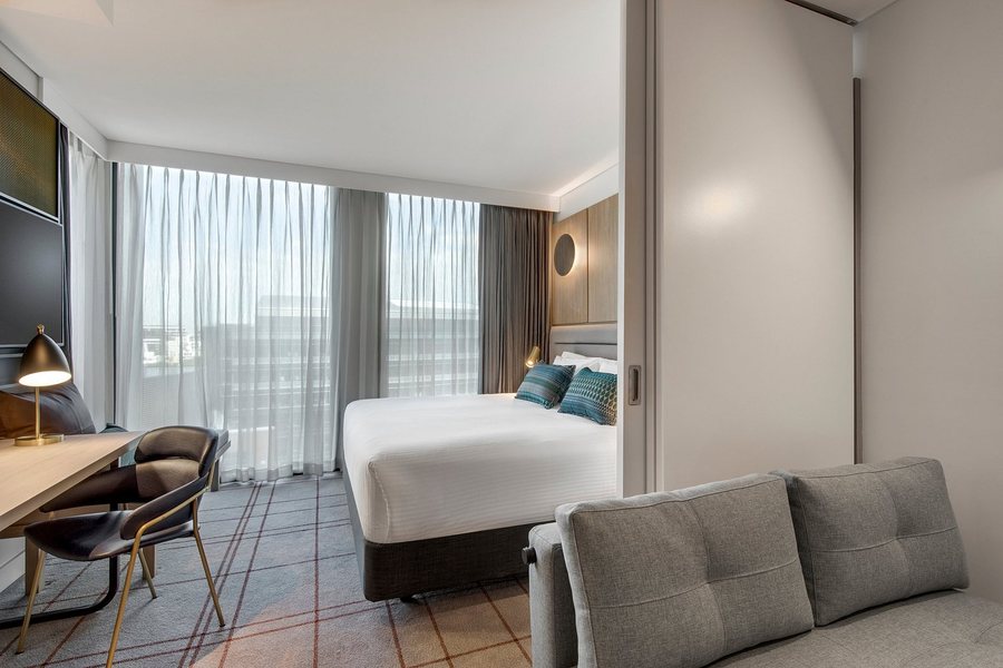 Vibe Hotel Sydney Darling Harbour — Guest room
