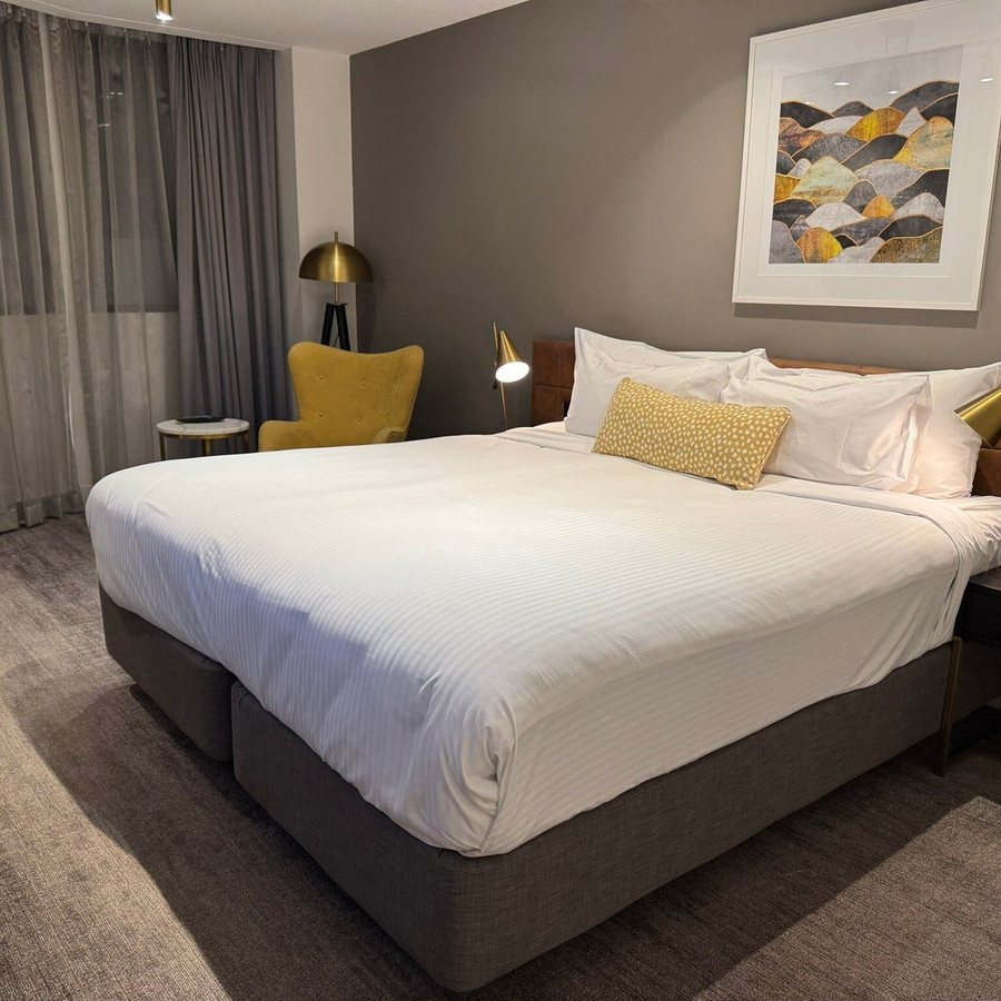 Vibe Hotel Sydney — Guest room