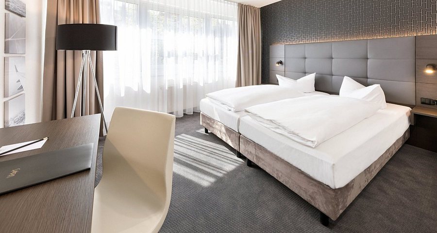 Victor s Residenz hotel Berlin tegel — Guest room