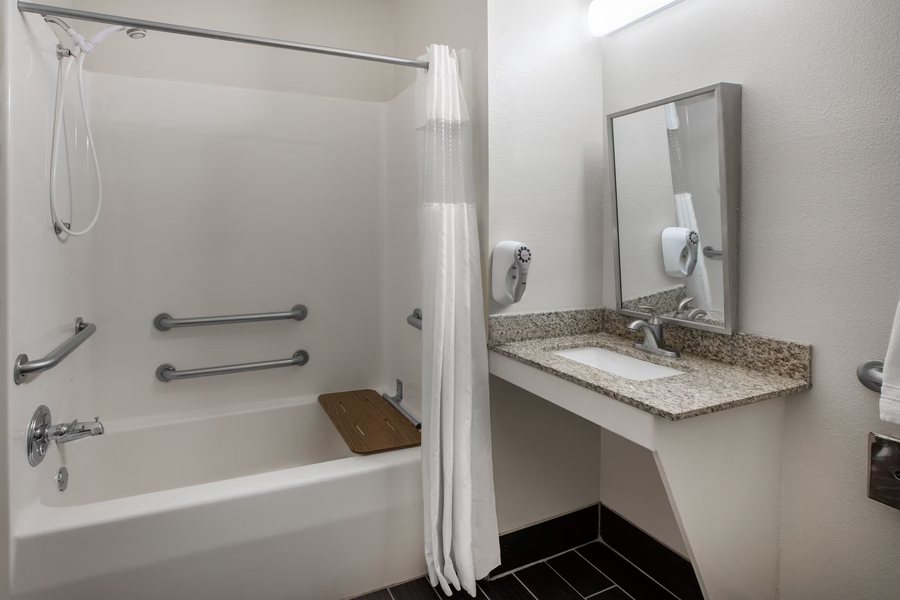Victoria Resort — Bathroom