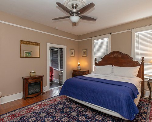 Victorian House Bed Breakfast — Guest room