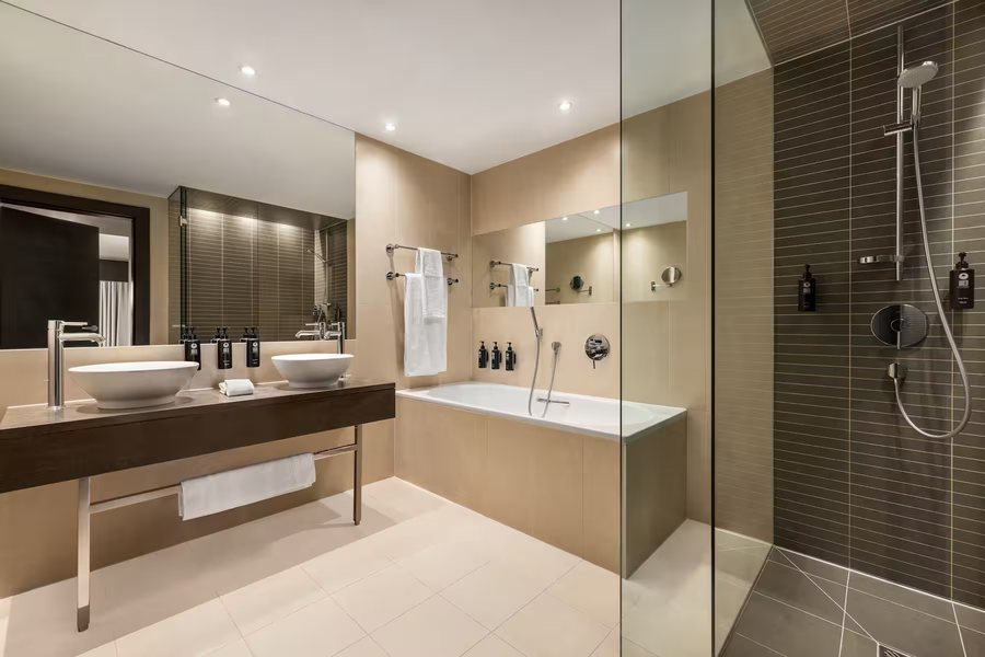 Vienna House By Wyndham Andel s Cracow — Bathroom