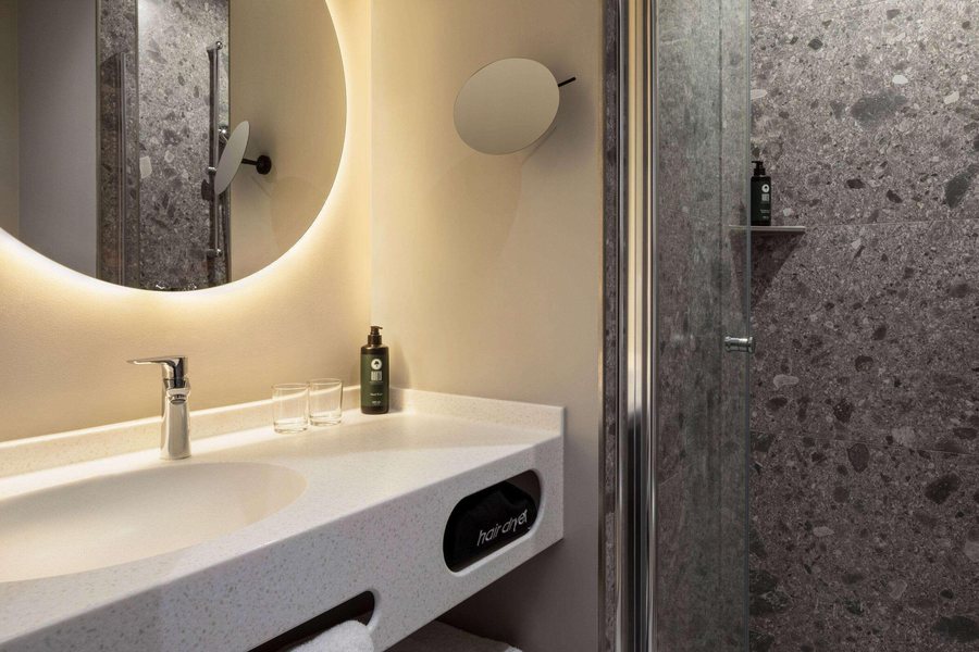 Vienna House Easy by Wyndham Berlin Potsdamer Platz — Bathroom
