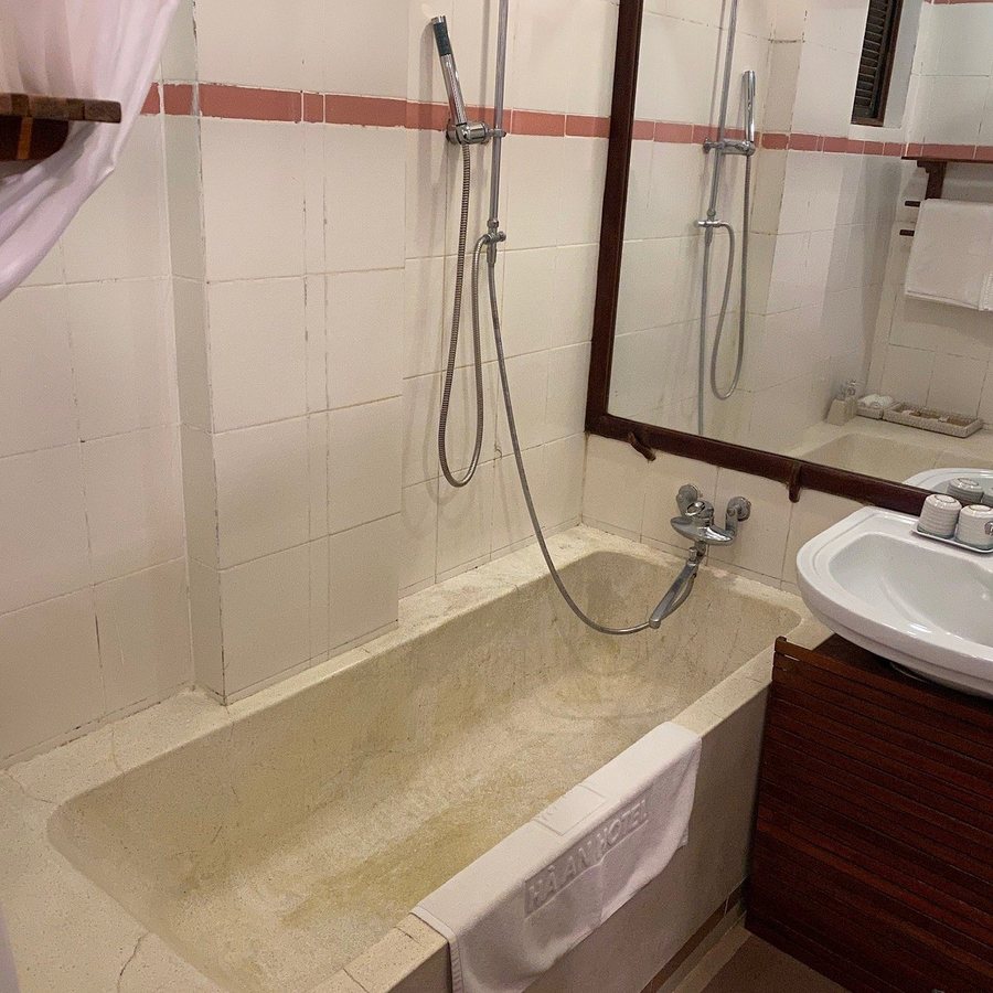 Viet Long beach hotel — Bathroom