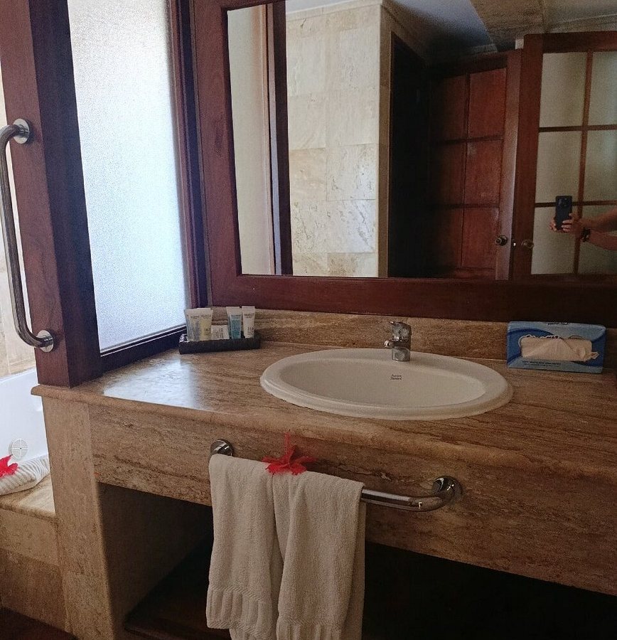 VIK Hotel Cayena Beach — Bathroom