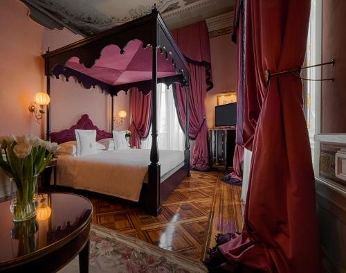 Villa Cora — Guest room