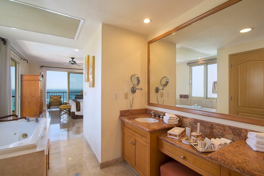 Villa Del Arco Beach Resort Spa — Bathroom