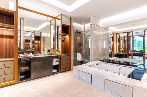 Villa Deva Resort Hotel Bangkok — Bathroom