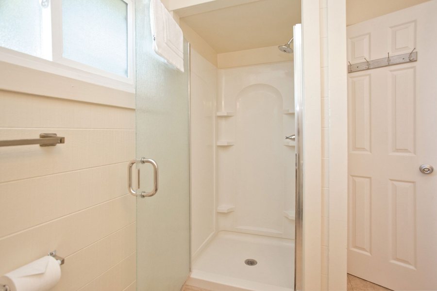 Villa Franca Inn — Bathroom