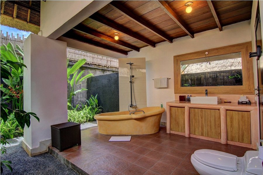 Villa Jerami Spa — Bathroom