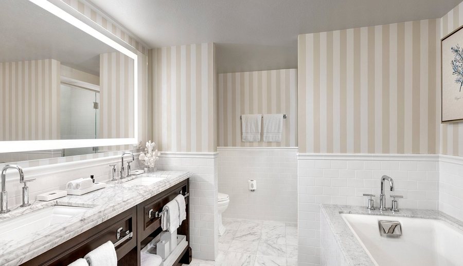 Villa L Auberge — Bathroom