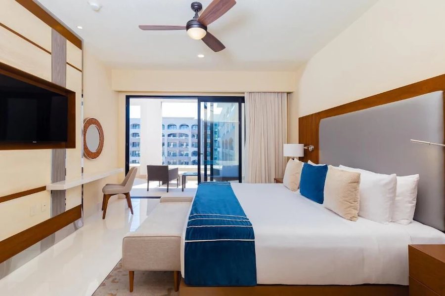 Villa La Valencia Beach Resort Spa Los Cabos — Guest room