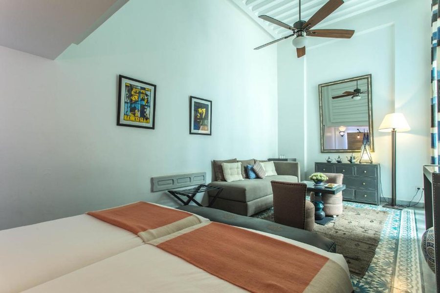Villa Le Perroquet Bleu — Guest room