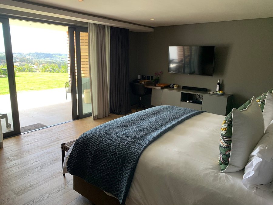 Villa Lion View Private Luxury Retreat — Guest room