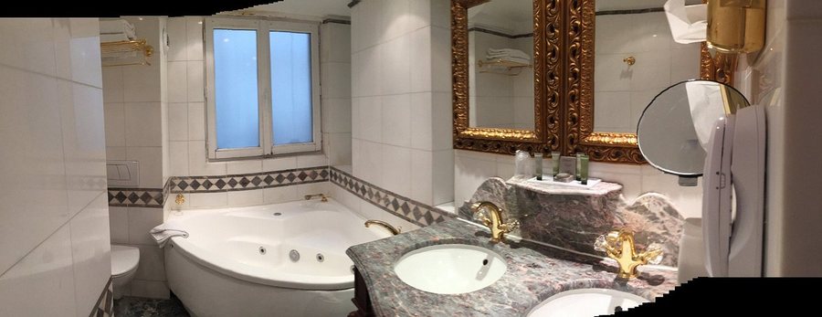 Villa Royale — Bathroom