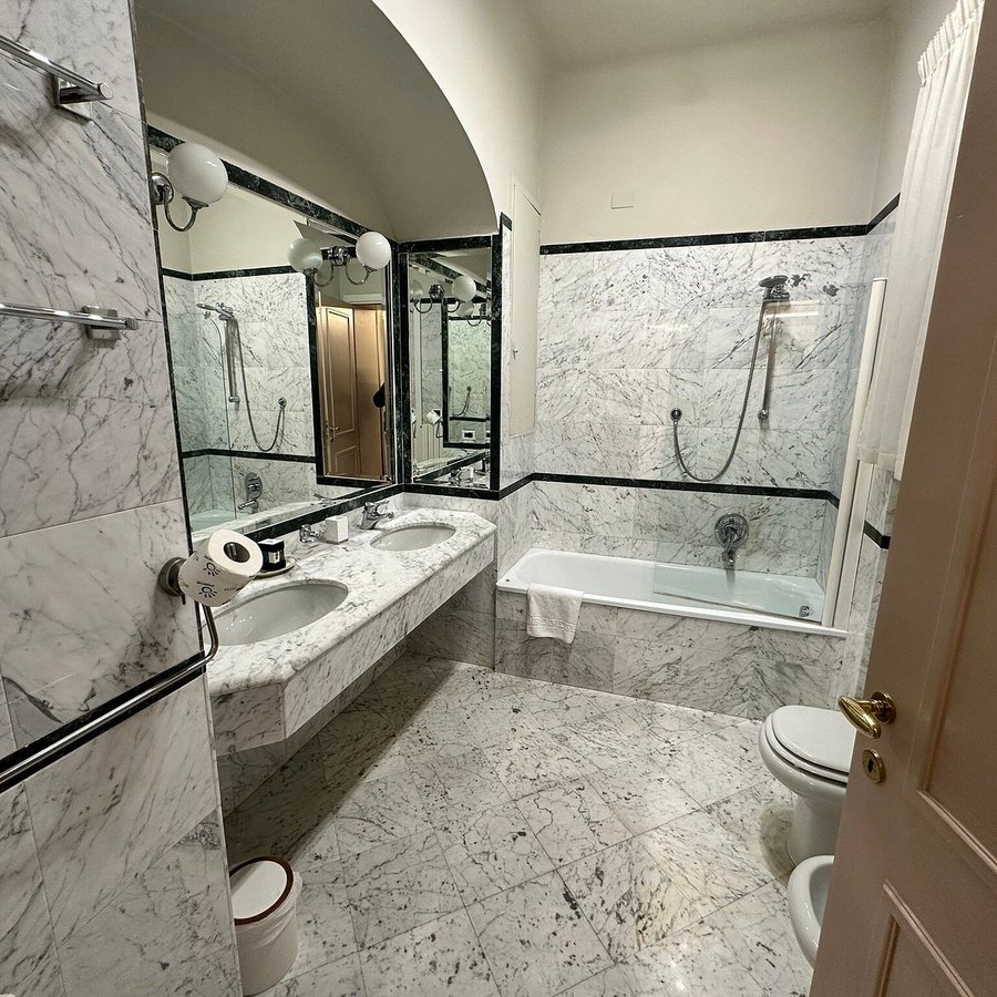 Villa Tortorelli — Bathroom