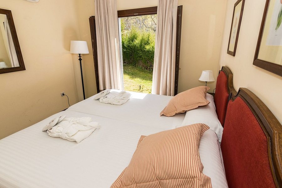 Villa Turistica de Bubion — Guest room