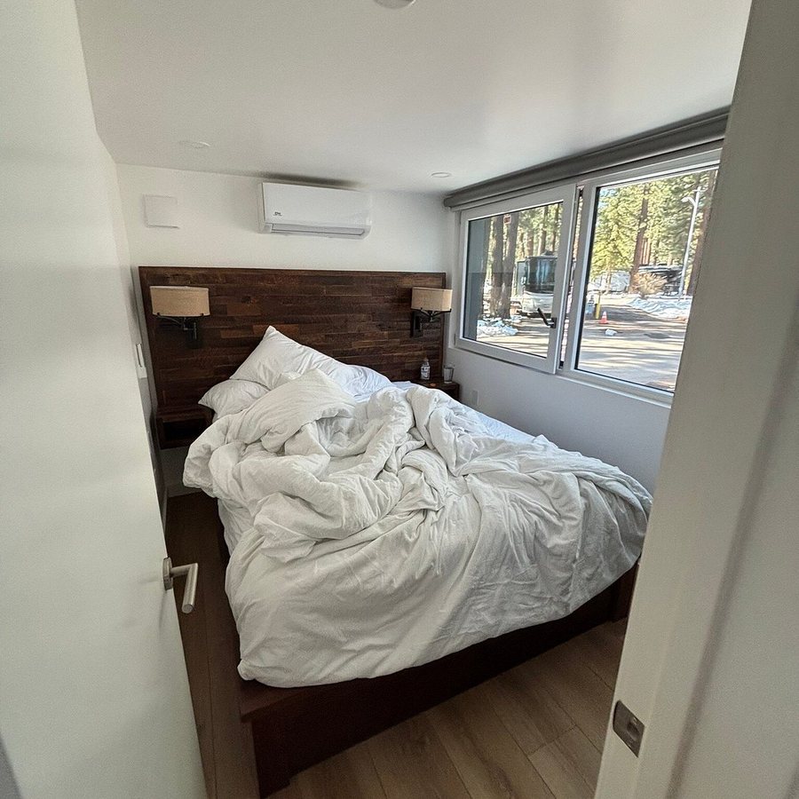 Village Camp Truckee — Guest room