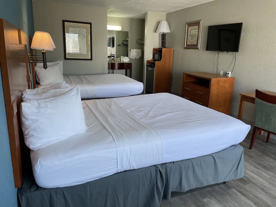 Village Inn of Destin — Guest room