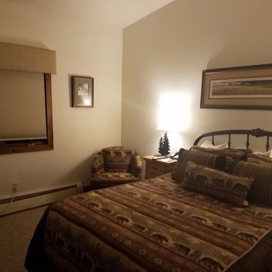 Village Square — Guest room
