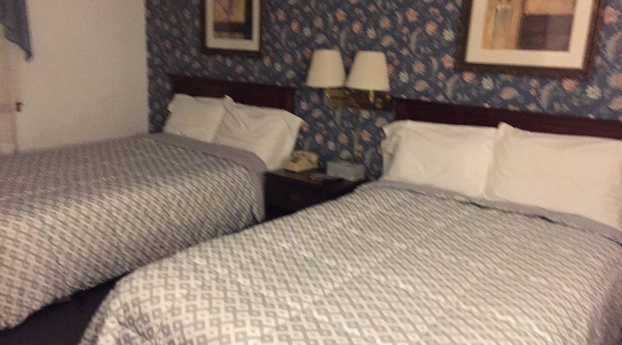 Villager Motel — Guest room