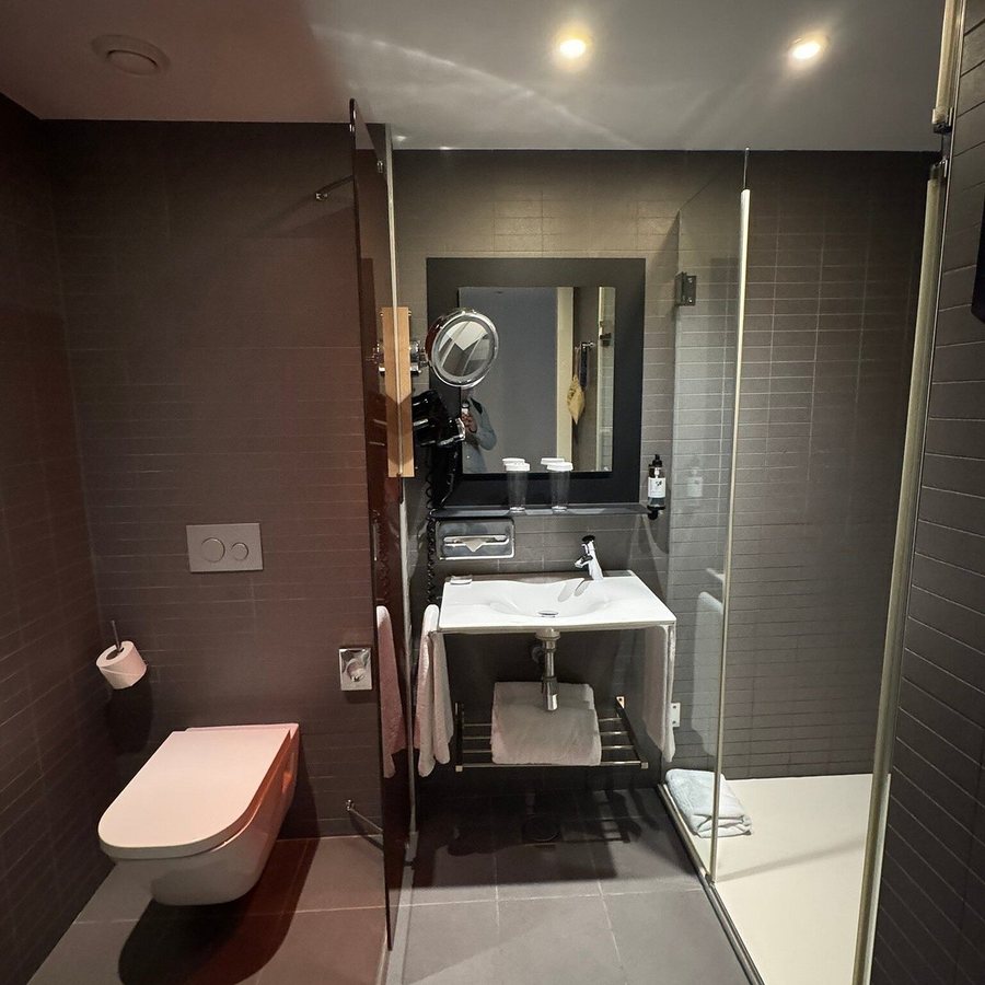 Vincci Maritimo Barcelona Barcelona Catalonia — Bathroom