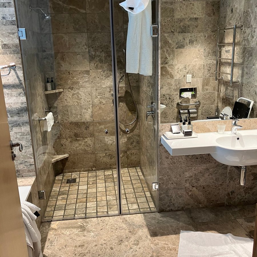 Vineyard Hotel Newlands Western Cape — Bathroom