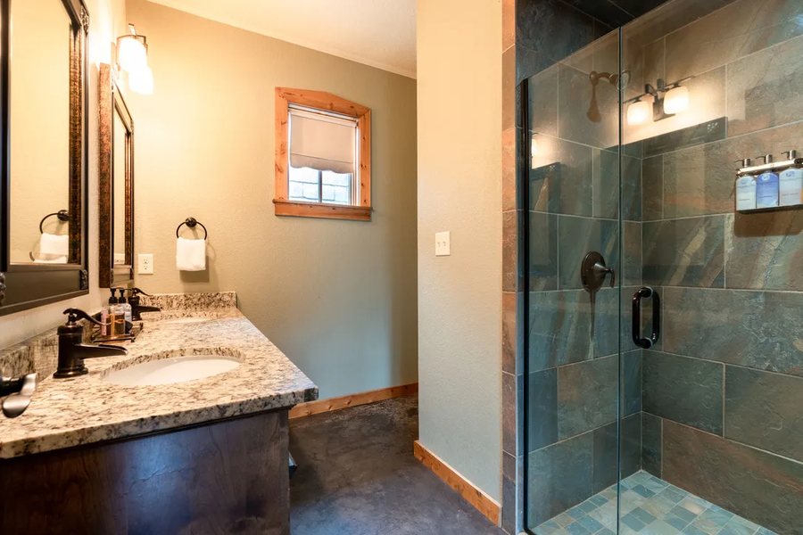Vineyard Trail Cottages — Bathroom