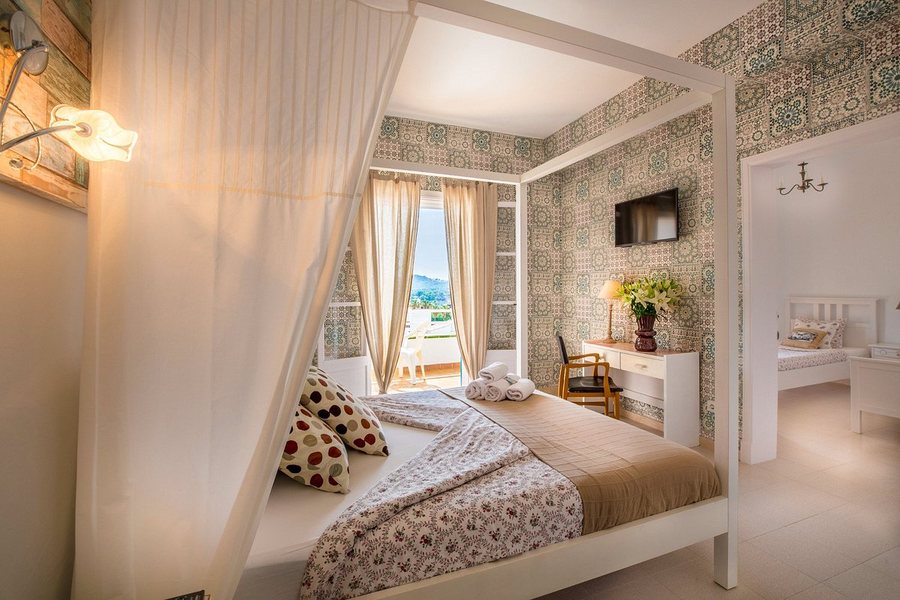 Vintage Hotel Bella Colina — Guest room