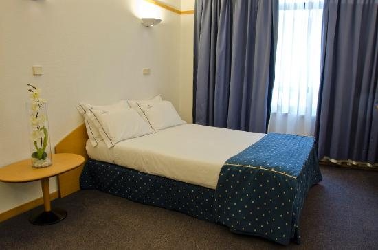 VIP Executive Eden Aparthotel — Guest room
