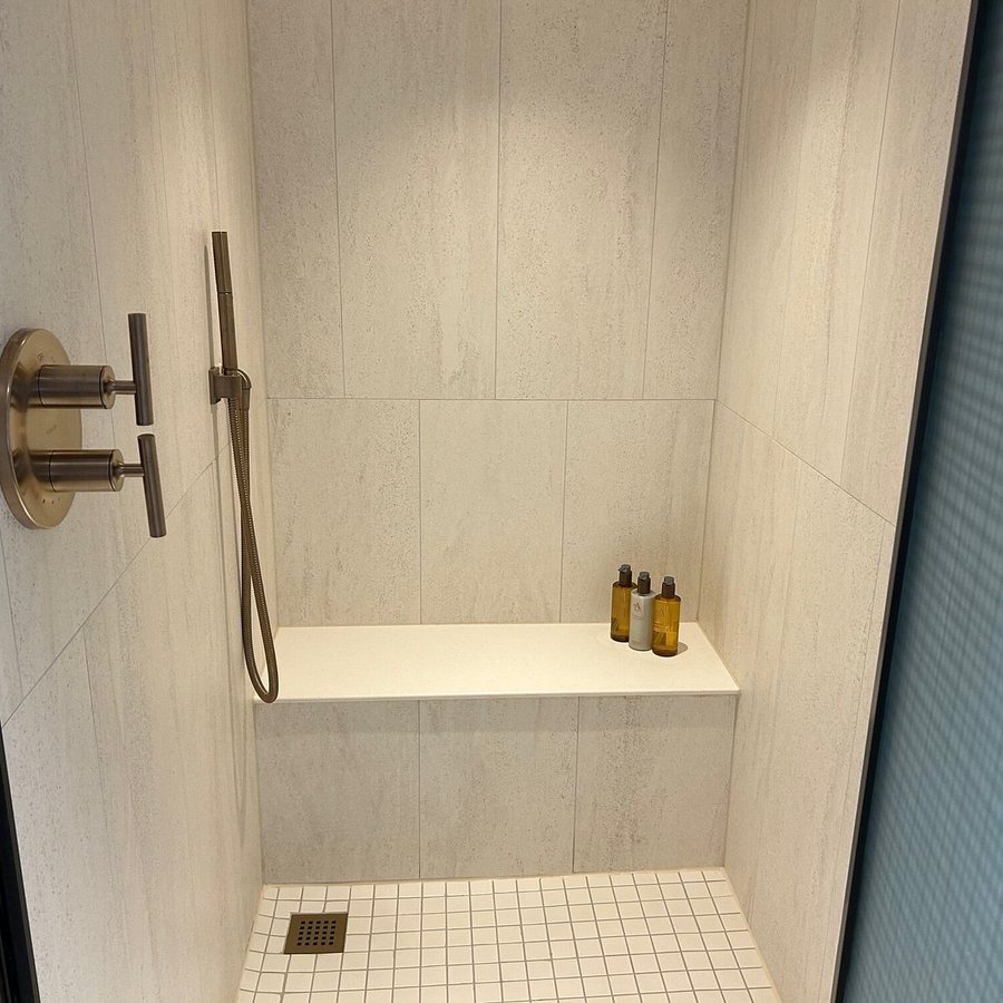 Virgin Hotels Edinburgh — Bathroom