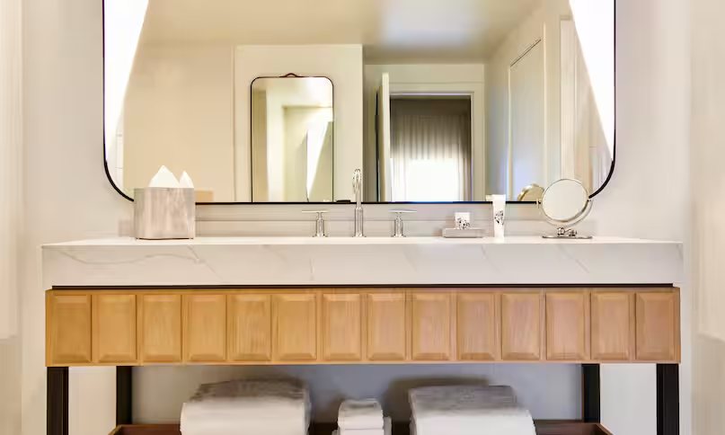 Virgin Hotels Las Vegas Curio Collection by Hilton — Bathroom