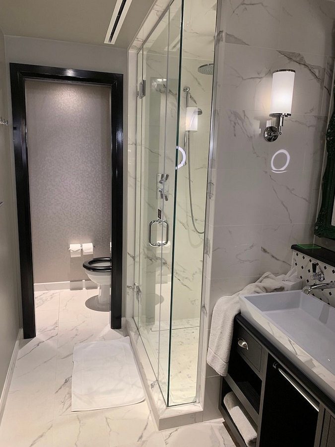 Virgin Hotels London Shoreditch — Bathroom