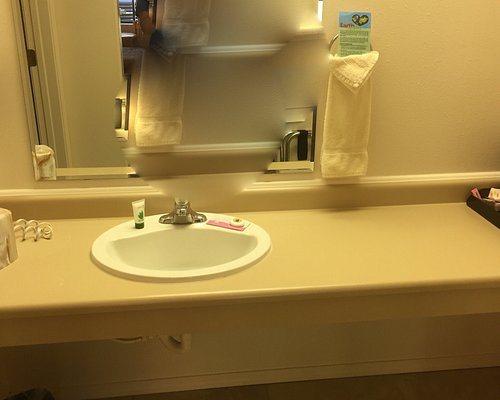 Vista Del Rio Lodge — Bathroom