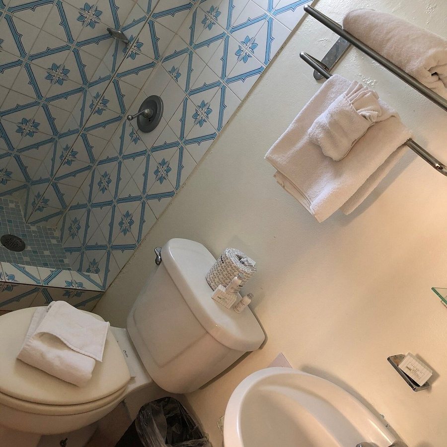 Vistas De La Bahia — Bathroom