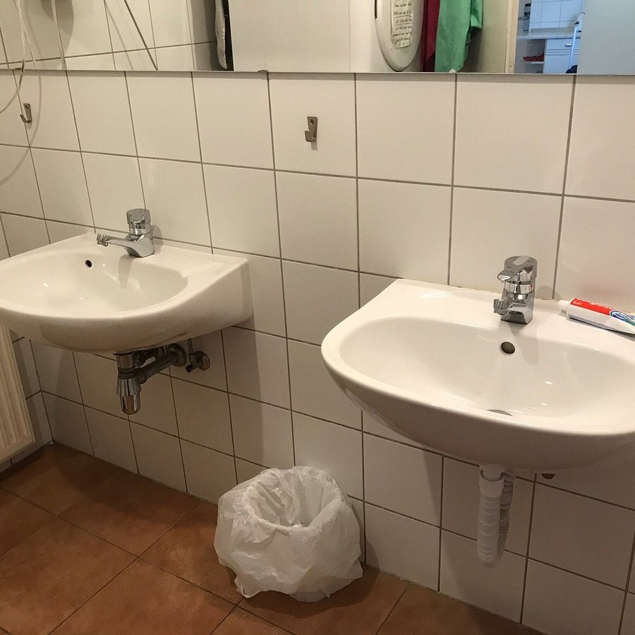 Vitae Hostel — Bathroom