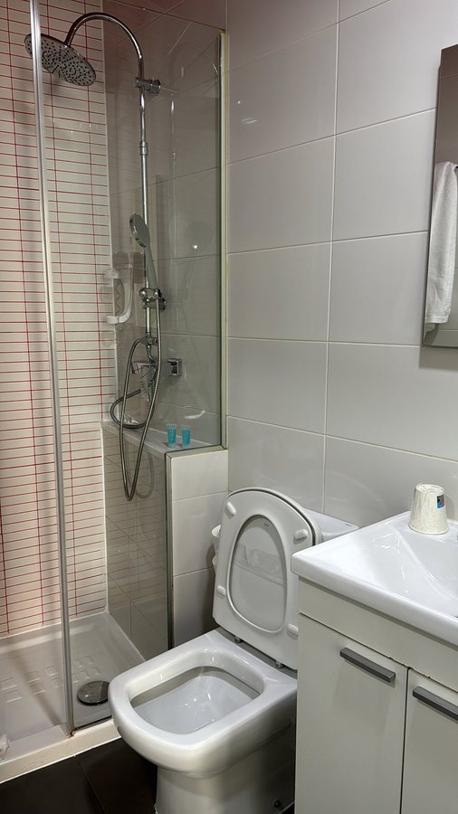Vitium Urban Suites — Bathroom