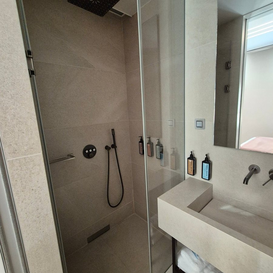 Vitruvius Smart Hotel Spa — Bathroom