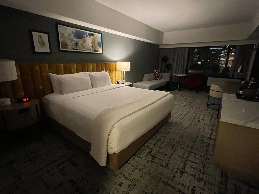 Voco Chicago Downtown Riverwalk by IHG Chicago Illinois — Guest room