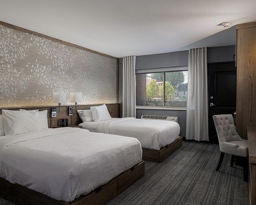 Voco Niagara Falls the Cadence by IHG — Guest room