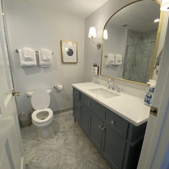 Voco St James Hotel by IHG New Orleans Louisiana — Bathroom