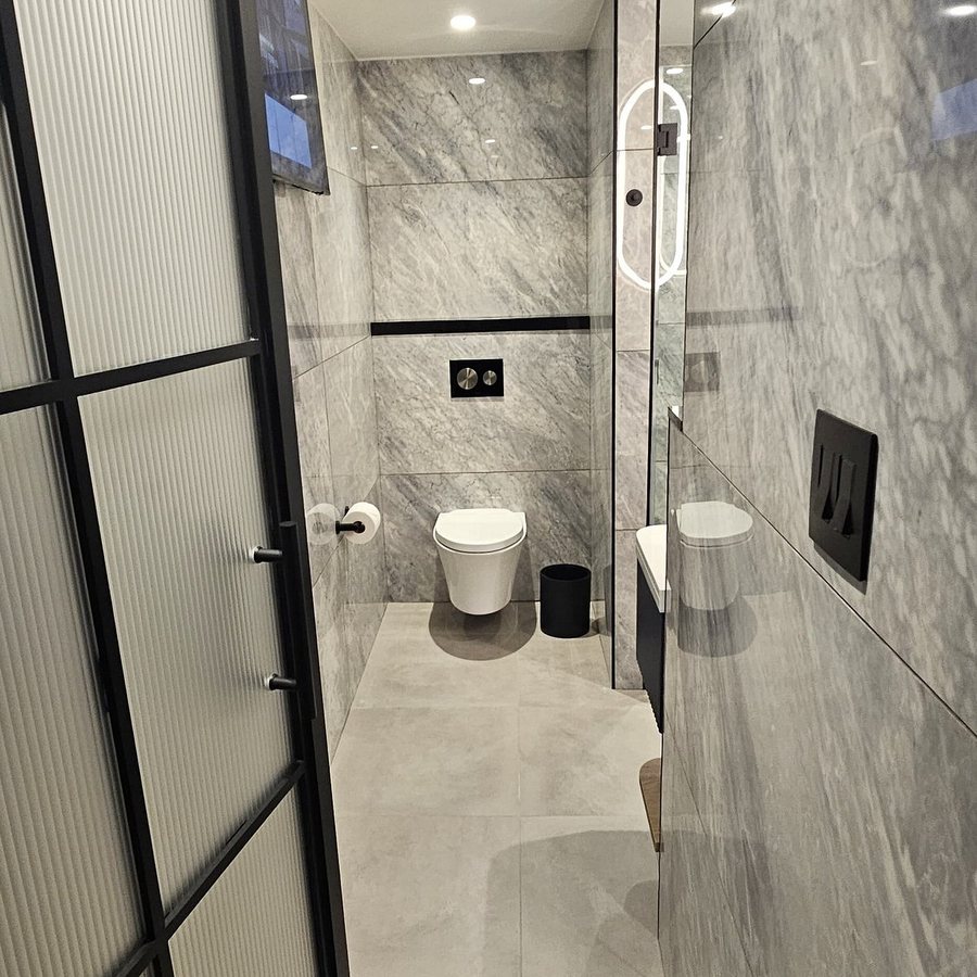Voco Times Square Broadway by IHG New York City New York — Bathroom