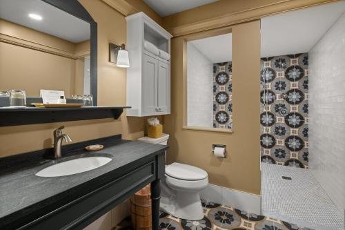 Von Trapp Family Lodge Resort — Bathroom