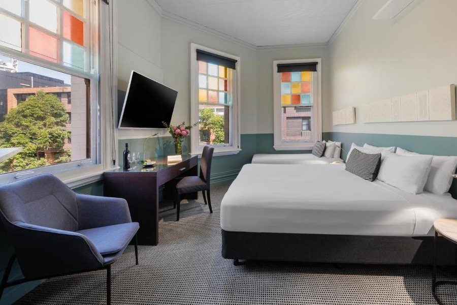 Vulcan Hotel — Guest room
