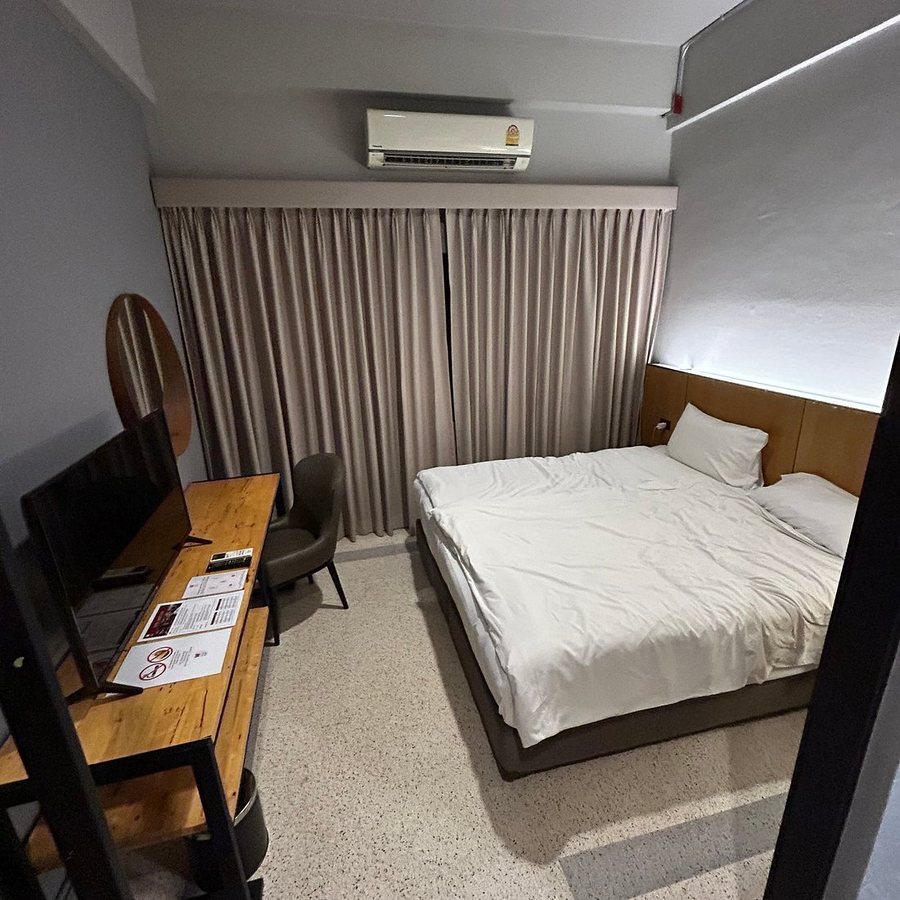 W22 by Burasari — Guest room