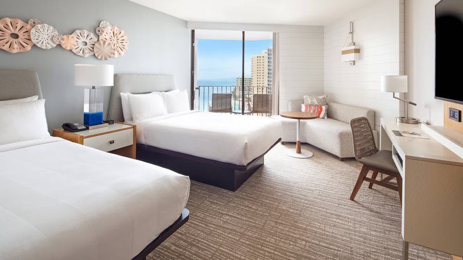 Waikiki Beach Marriott Resort Spa — Guest room
